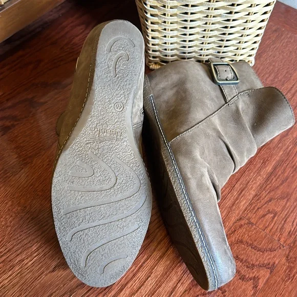 Dansko Burnished Nubuck Lia Wedge Bootie Size 40 (9.5) - Picture 8 of 14